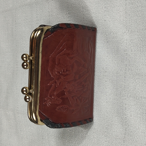 Handbags - Small Cowhide Leather Money Coin Purse Metal Clasp Closer Square Bottom